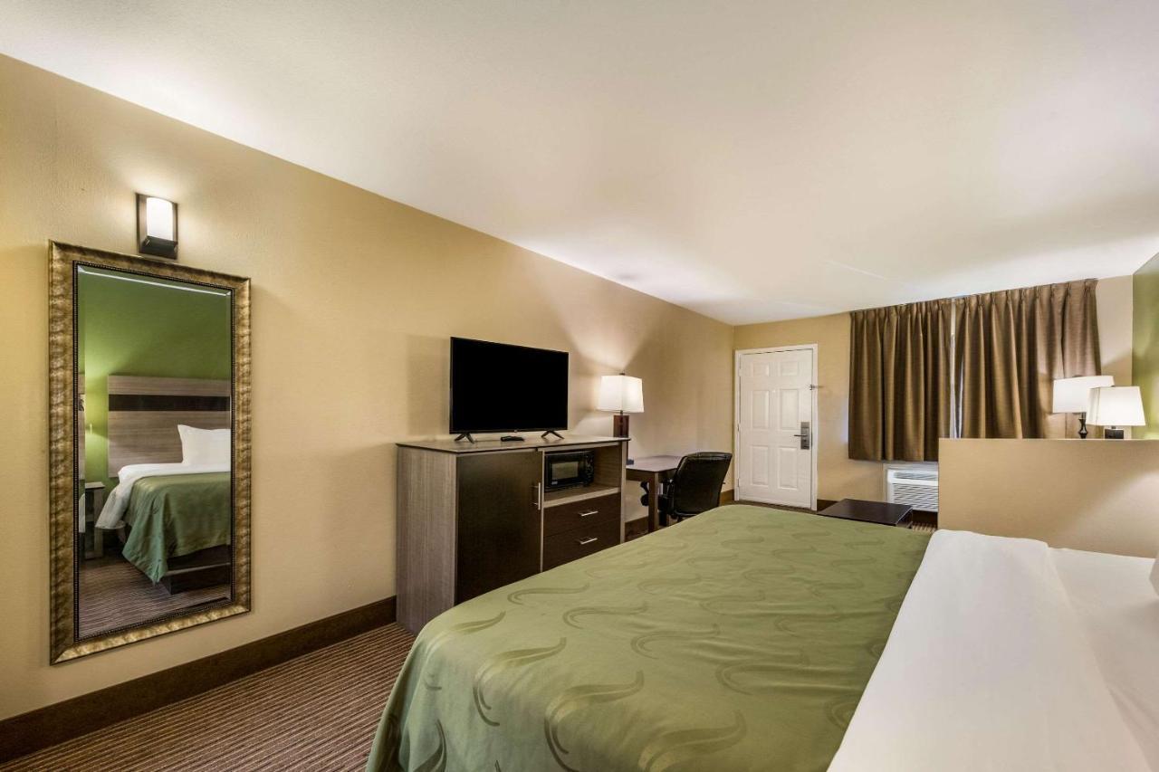 Quality Inn & Suites Garland - East Dallas Exterior photo