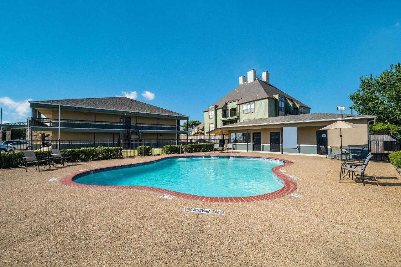 Quality Inn & Suites Garland - East Dallas Exterior photo