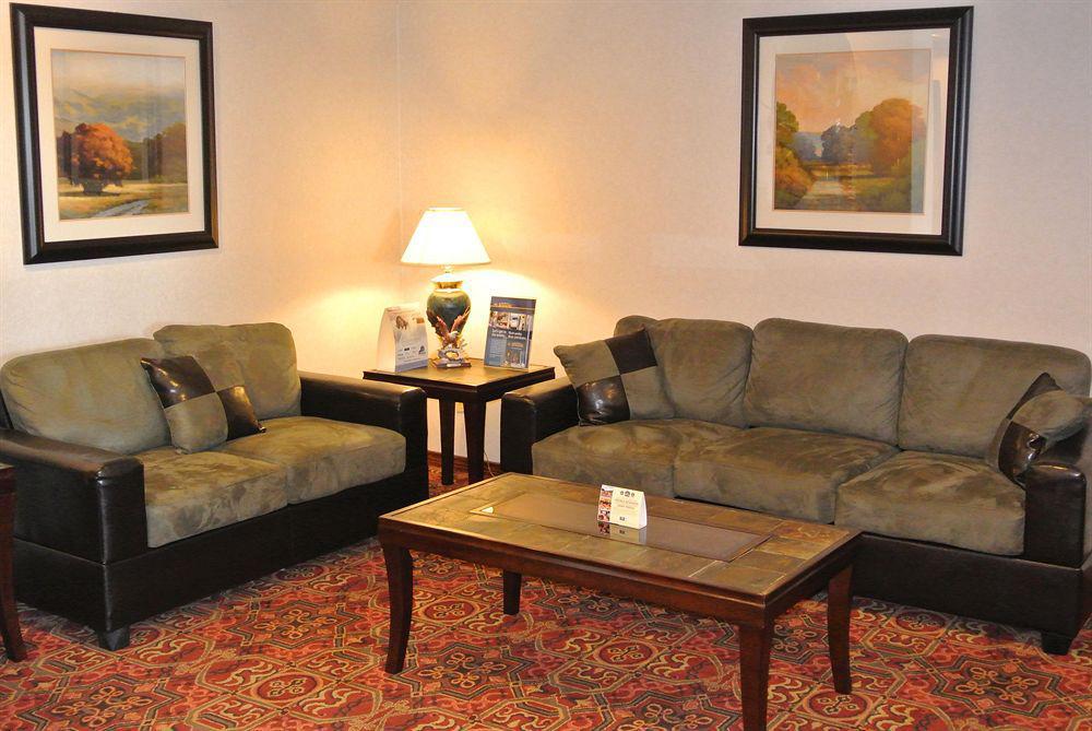 Quality Inn & Suites Garland - East Dallas Room photo